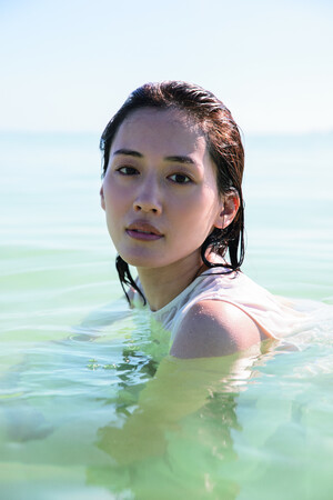 最新刊『原色　綾瀬はるか　2013ー2024』が、Amazonタレント写真集部門で「１位」を獲得！