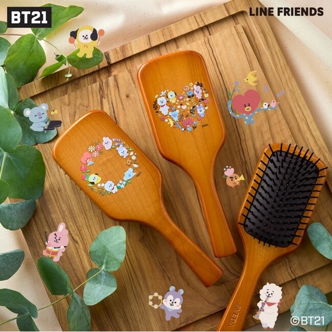 アヴェダの人気製品「ミニ パドル ブラシ」に、BT21が描かれたデザインが登場！