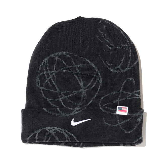 ブレイクダンスをテーマに据え、グラフィックアートのパイオニアFUTURAがデザインを手がけた「NIKE」による“ブレイキン アパレル コレクション”をatmosで展開