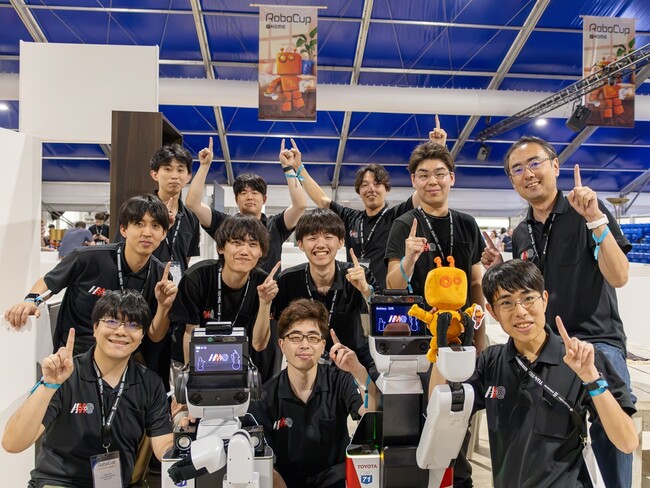 九州工業大学Hibikino-Musashi@Homeが世界大会「RoboCup 2024」で優勝！