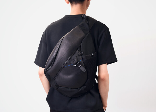 捨てられたタイヤから作る、高機能防水ワンショルダーバッグを新発売！