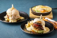  【コートヤード・バイ・マリオット 白馬】
“食べられるダイヤモンドピーク”！
「White Diamond Peak Burger ＆ Pasta」を発売