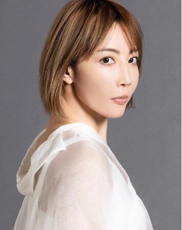 MADE IN JAPANのカスタムオーダーウォッチを世界に発信するMaker’s Watch Knotから、柚希礼音さんの芸歴25周年を記念する限定版「カペラ シルバージュビリーモデル」が登場！