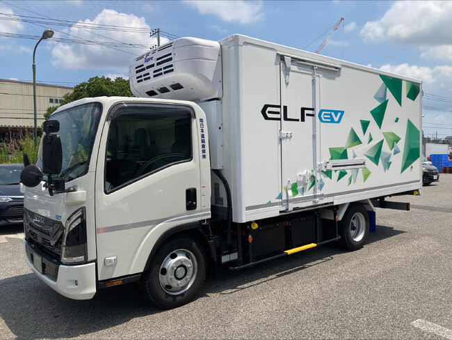 コンビニ配送にEV3tトラックを導入。8月初旬から新港営業所で運用開始。
