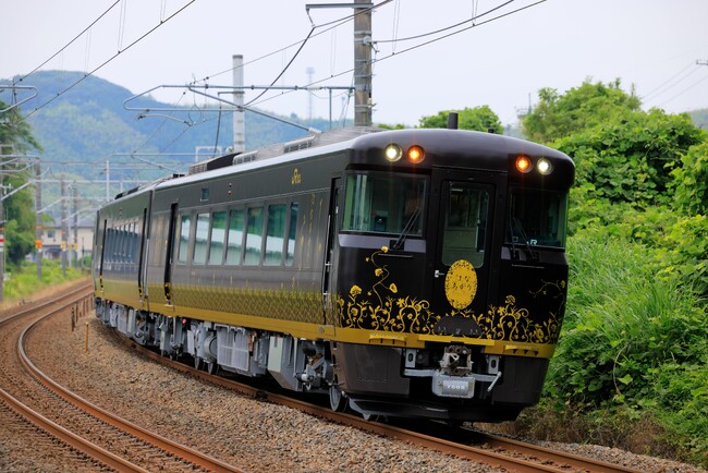 観光列車「はなあかり」運行開始！！
