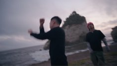 9月上旬よりアジアツアーをスタートするPETZが、ニューアルバム『AIRERA』から五作目となるミュージックビデオ「You Are Mine feat. JUMADIBA」を公開 国内ツアーファイナルの会場限定販売オリジナルグッズ詳細も!