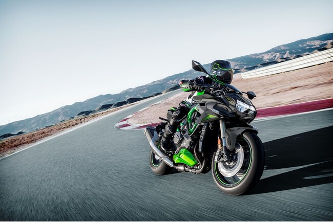 スーパーチャージャー搭載998cm³エンジンが実現する異次元のパフォーマンス。スーパーネイキッド「Z」の最高峰モデル、「Z H2」がニューカラーで9月15日発売！