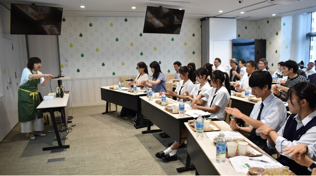 高校生応援の食育教室「オリーブオイルソムリエによるオリーブオイル講座」開催