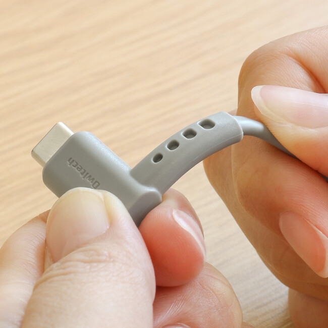 カバンやポーチなどポケットに忍ばせても邪魔にならない。超ショートなL字コネクターのUSB Type-A to Cケーブルが発売。