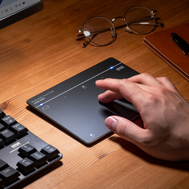 振動機能付き！14種類のジェスチャーで直感操作できるBluetoothタッチパッドを発売