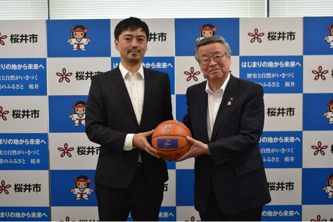 株式会社コードエフ様より大福小学校へバスケットボールが寄贈されました