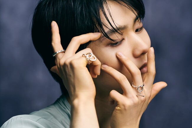 展示写真の一部とメイキング動画を公開！ フィギュアスケートLife Extra『羽生結弦 PROFESSIONAL Season2』 発売記念パネル展を大阪・阪急三番街で開催中！
