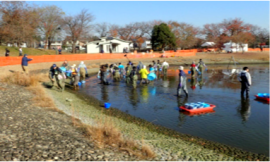 生物の捕獲・保護作業の様子（武蔵野の森公園）