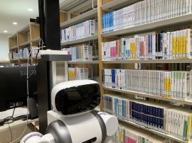 平泉町学習交流施設 エピカ内の図書館で行われた、実証実験の様子