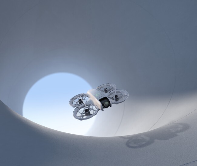 DJI、もっと楽しく簡単に日々を撮影できる、手のひらサイズのVlog用新型ドローンを発表