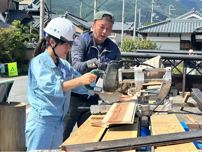 建築職人を目指す専門学生と高校生が今年も木造建築に取組みます!