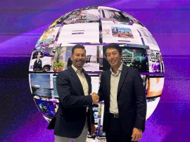 （写真左から）VAST Data Inc. Vice President of Channels Gregg Machon、 株式会社マクニカ　クラビス カンパニー プレジデント　伊藤 啓介