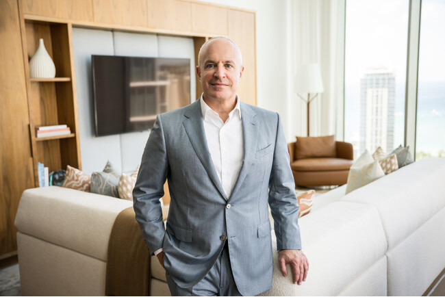 【ザ・リッツ・カールトン・レジデンス ワイキキビーチ】新たな総支配人にマイク・ キャスが就任