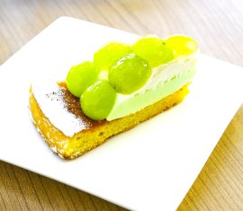 「ふぞろいのシャインマスカットタルト」 486円(税込) 「ふぞろいのシャインマスカットタルト」 486円(税込)