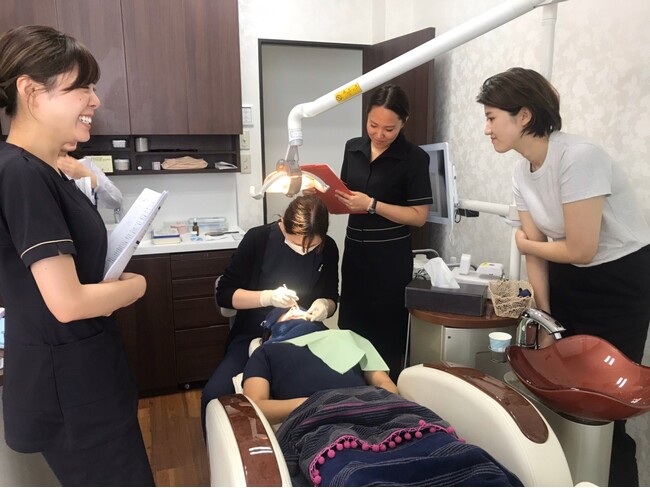 患者さんリピート続出!ホワイトニングをはじめとした「ボーテスタッフ研修」でスタッフのレベルが大幅UP↑
