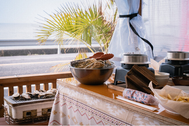 【牡蠣の食べ放題】愛知県で海を見ながら焼き&蒸し牡蠣を贅沢に堪能！10月リニューアルOPENの牡蠣小屋で新プラン登場