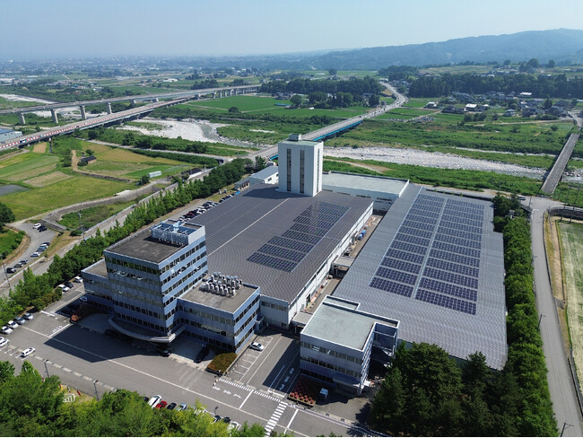 本社・早月事業所に太陽光発電設備を導入