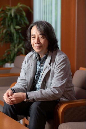 有栖川有栖、デビュー35周年　文春文庫から連続刊行が決定！
