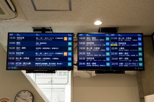 東急バスー案内放送・遅延・緊急情報・広告など多機能なクラウド型発車案内表示システムの運用を開始