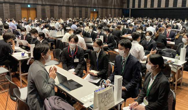 単独開催では九州最大規模 麻生リハビリテーション大学校が合同就職説明会を開催し全国から184の施設が参加