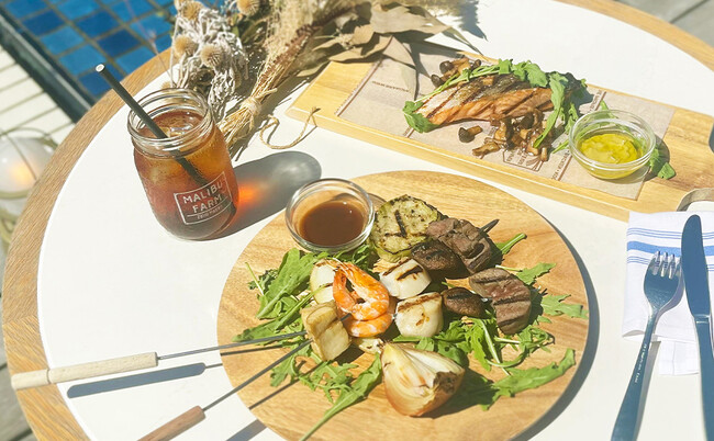 秋限定グリル料理！【リビエラ逗子マリーナ】の富士山とマリーナを望む「マリブファーム」で限定ドリンク「トワイライトピーチティー」を片手に鎌倉散策。