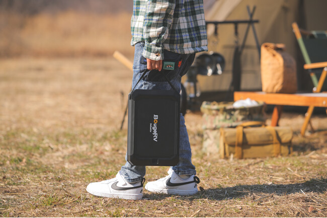 アウトドアブランドのBougeRVが、小型ポータブル電源「BougeRV JuiceGo」を純正弦波にアップグレードして発売