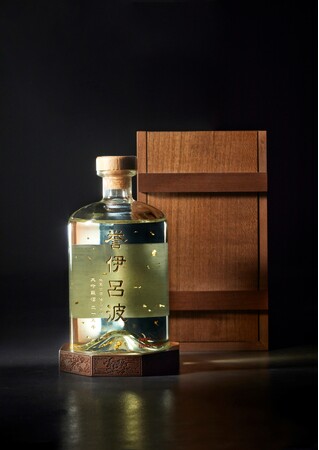 【阪急うめだ本店】至高の日本の酒を世界へ！秘蔵古酒 大吟醸酒二十五年と樫樽熟成十七年(粕取り焼酎使用)を新発売。