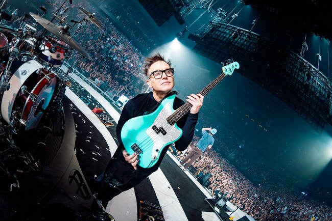 blink-182ベーシスト、マーク・ホッパスの新シグネイチャーベース『Limited Edition Mark Hoppus Jaguar(R) Bass』2024年10月4日（金）発売