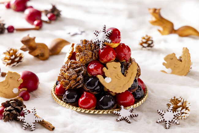 【ホテルインディゴ軽井沢】「Heart Warming Fireside Stories」をテーマにしたクリスマスケーキで至福のひとときを