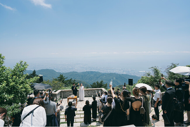 六甲ガーデンテラスで初のウェディングパーティを実施