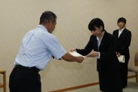 聖徳大学の学生たちがJR松戸駅から感謝状を受ける－多くの利用者がいる中､迅速かつ適切な処置をして救護活動に尽力－