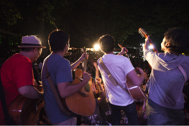 THE DEKITS、バンドの再始動を祝して2011年リリースの1stアルバム『DE KIT 4 KEY'S』がカセットで再発決定！11月30日にはリリースパーティーも開催。