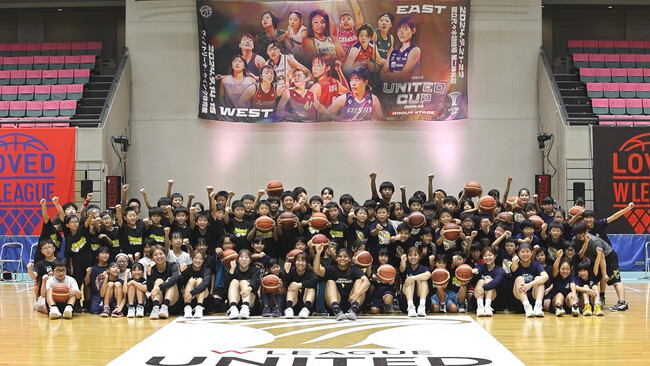 モルテン、Keep Playingの取組みで兵庫県姫路市の小学生にWリーグで使用した練習球を寄贈