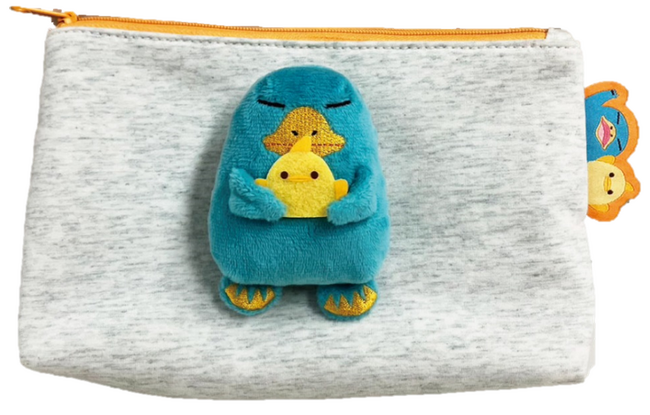 【夢のコラボレーション第二弾！】「カモノハシのイコちゃん」×「ぴよりん」だっこポーチを発売！