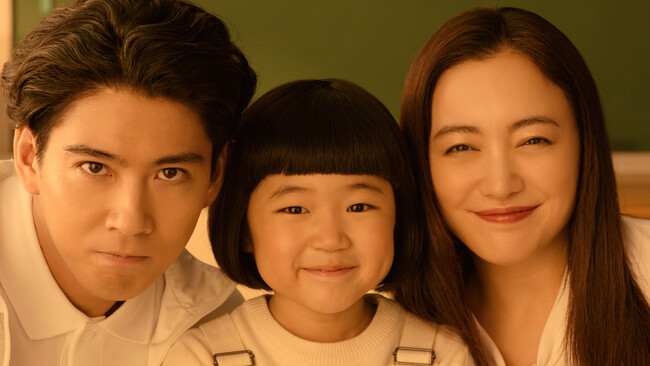 仲間由紀恵さんと賀来賢人さんが共演した映画シーンを彷彿とさせる学校を舞台にした新CM公開!