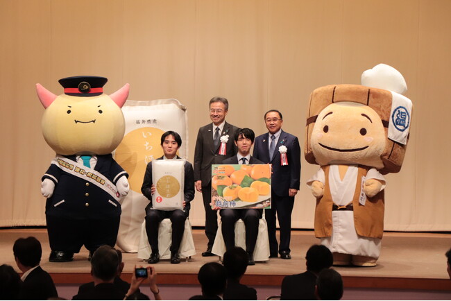 藤井聡太竜王、福井駅前の恐竜に驚き「知らなかった…」｜あわら市 あわら温泉で開催の前夜祭で語ったエピソード