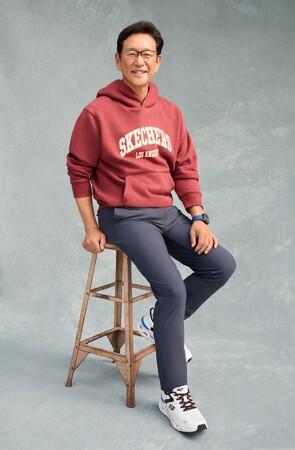 Skechers Hands Free Slip-ins(TM)の新CMに栗山英樹さんを起用