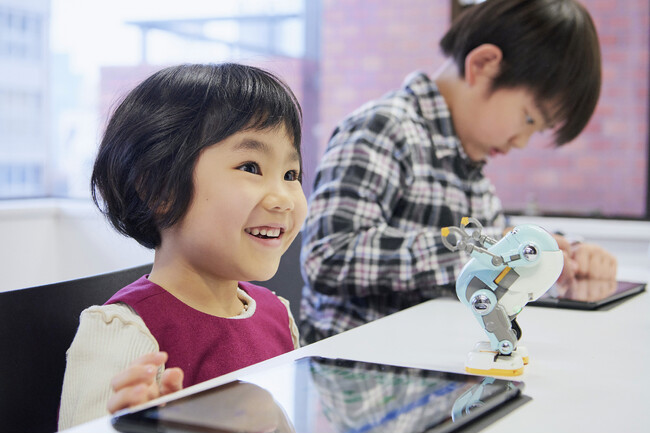 （株）リビングロボット、下半期最大のIT・DX総合展で最新のスマートシステムを発表。ロボットとIot機器の未来を拓く新技術をご紹介。