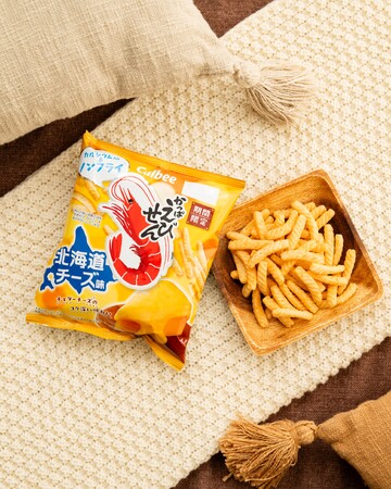 北海道製造のチェダーチーズ※を使用！秋冬限定のコク深い味わいが楽しめる『かっぱえびせん 北海道チーズ味』