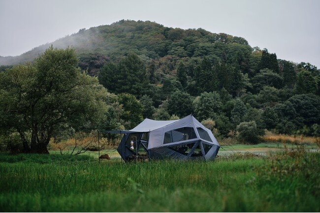 TOKYO CRAFTS（トウキョウクラフト）から、持ち運べる大型シェルターテント「グラハス」が登場、10月25日より予約販売開始