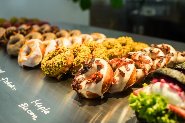【賞味期限30秒!!揚げたてを熱々でいただくフレッシュな生ドーナツ】生ドーナツ専門店“H donuts”が益城町のH COFFEE LABORATORY内にオープン