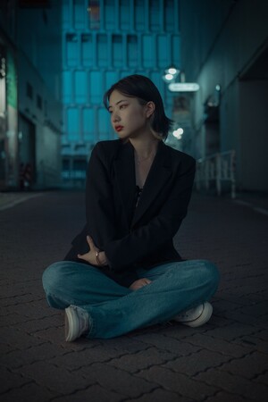 アジア最大級の映画祭「第37回東京国際映画祭」フェスティバルソングを歌う、新進気鋭の女子大学生シンガーHibikiが本日、自身初のデジタルシングル“Desire”をリリース。