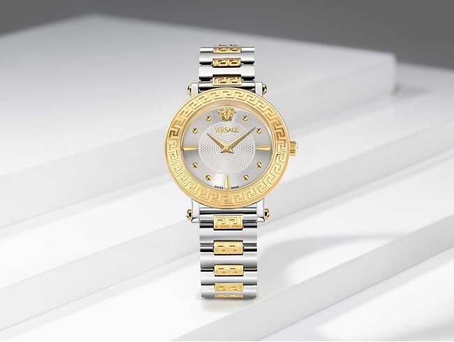 イタリアブランド『VERSACE（ヴェルサーチェ）』の腕時計から、「球体」を想起させるなめらかなフォルムにグレカ模様を散りばめた新作「Greca Sphere」を発売します。