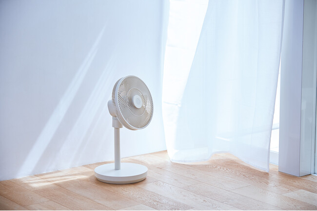 風を味方にして快適に暮らす。レコルト［コードレス サーキュレーション扇風機］を新発売