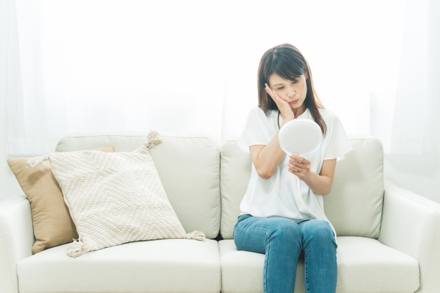 【女性の肌に関する調査】約半数が「肌の大きな変化」を実感！肌老化のサインと対策とは？